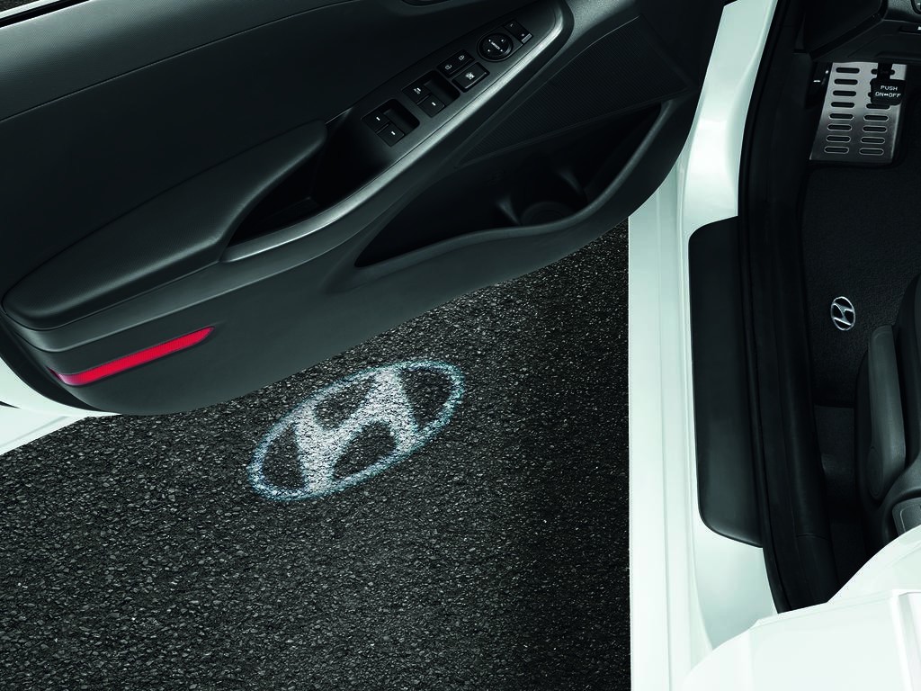Set Iluminación Inferior Puerta con logo Hyundai