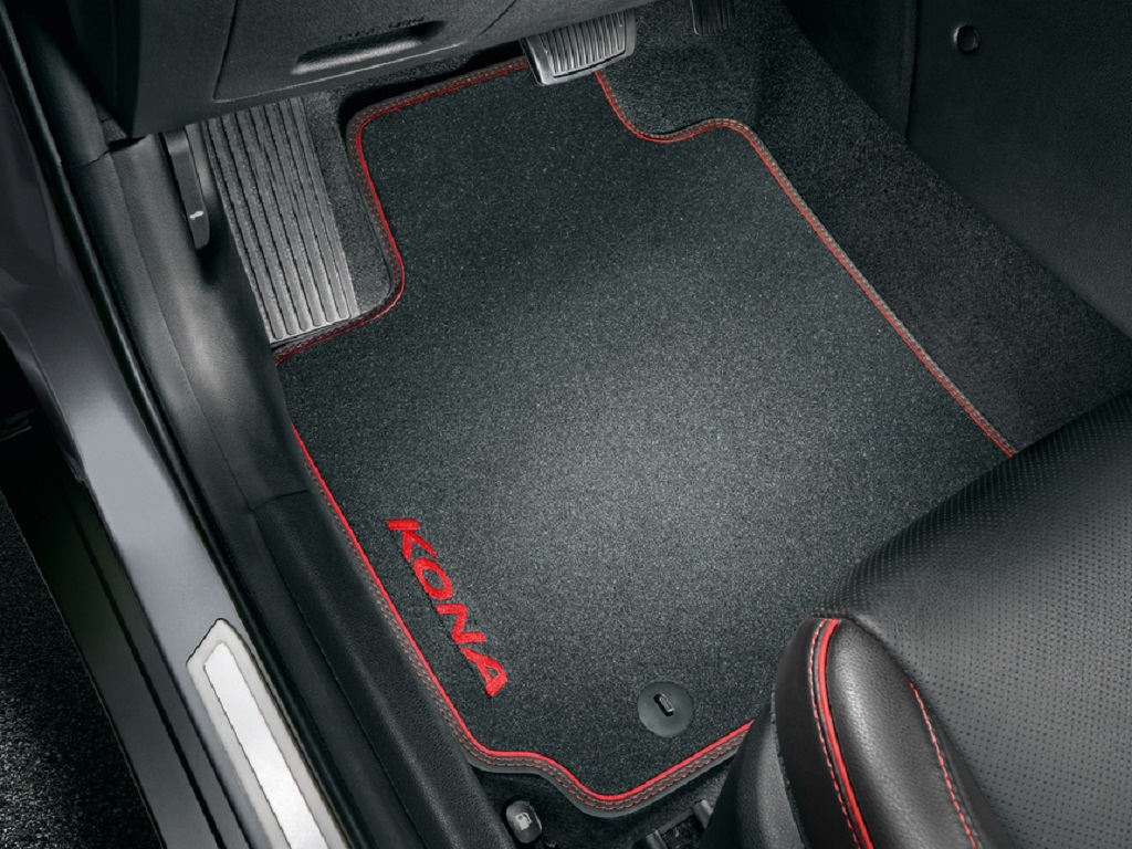 Juego de alfombras tipo Velour con detalles en color rojo