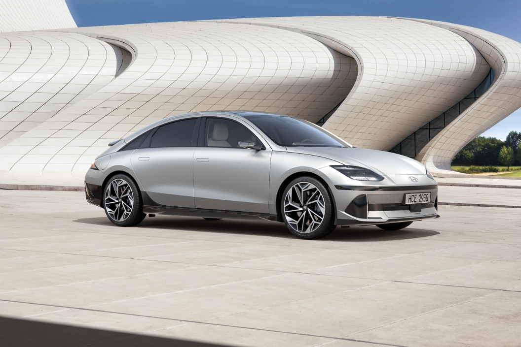 IONIQ 6: