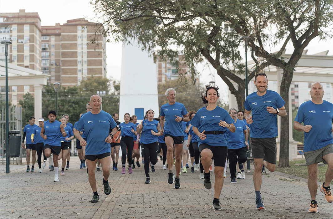 Corredores participando en entrenamiento