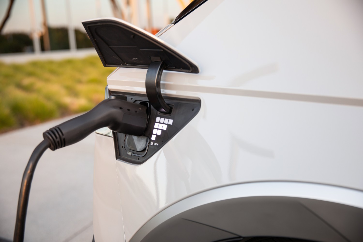 Recargar un coche eléctrico: Información actualizada 2024