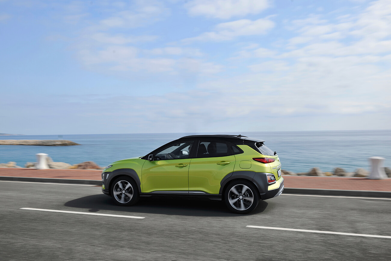 Hyundai KONA Híbrido 48V en carretera